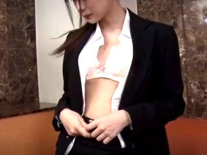 ≪就活女子≫【結構かわええｗ！】一生懸命就活頑張る女子大生ＪＤ！なし崩し的エロ行為持ち込んじゃう！！！