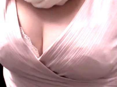 ≪中出しすっぞｗ！！≫【濡れると穴あくぞ～！！】素ボインの女性が穴あくパンつでスマタ！そのままズボ！