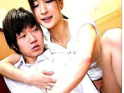 ＜人妻熟女！＞「ママ・・・暴走！」見かけによらずエッロイ美乳奥さん！連れ後の性処理とかヤバイだろ！(アダルト動画)