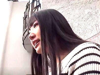＜人妻ナンパ！＞「31歳だと？ウソだろ！」童顔の可愛い奥さんゲット！他人棒で浮気ファックシチャウゾ(無料エロ動画)
