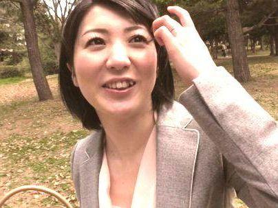 ＜37歳？たまんね～！＞「ｈしたいの…♡」ガン何ウソつく奥さん！他人棒求めて浮気ファックになるぞ！！！