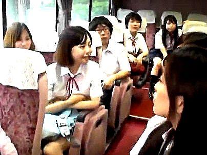 ＜修学旅行！＞「最高でしょｗ！」まさかの展開男は僕ひとりの修学旅行！ハーレム状態でおちんぽフル勃起確定でしょ！！