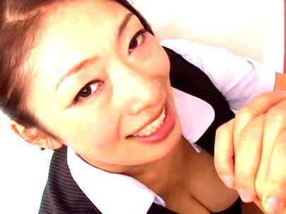 ＜携帯ショップ！＞「この顔・・・エッロｗ！」清楚な感じの美魔女店員！まさエロ行為に発展すっぞ(アダルト動画)
