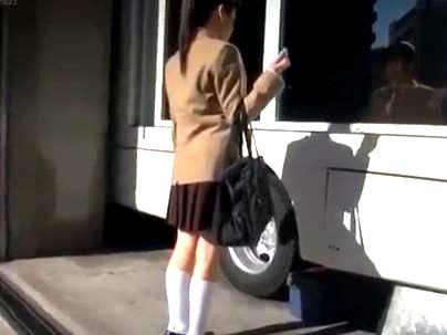 ≪マジックミラー号！≫【ここですか？】真面目そうな可愛い制服女子！ナンパされＭＭ号乗車で若いマンコ・・食われるぞ！！！