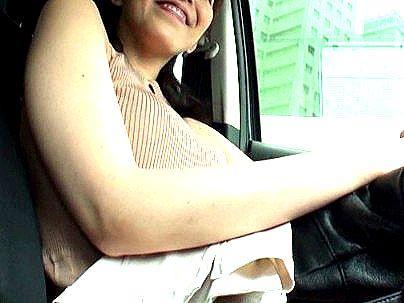 ＜素人人妻！＞「恥ずかしいの…♡」清楚な感じの美人奥さん！野外露出で興奮シチャウゾ(アダルト動画)