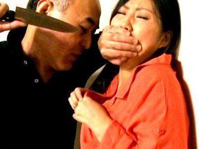 ＜ヘンリー塚本＞「乳房 （やる！ザ・昭和エロドラマ！）」ガチでヤバイ包丁持った男！脅してヤル！！