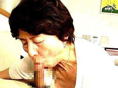 ＜七十路人妻！＞「バババ、？否！オバアチャンやん！」高齢熟女のオバサン！孫のチンポフェラしてっゾ！入れ歯大丈夫か？？