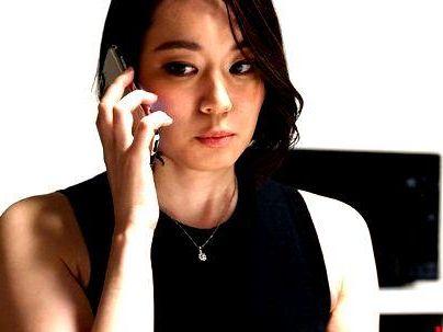 ＜ひどい上司に・・＞「ヤメテクダサイ・・」上品で綺麗な奥さん！嫌いな男にNTR舐め行為でヤラレル！！