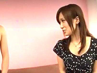 この顔で・・・潮吹きさせる？？！滅茶苦茶可愛い人気AV女優！チンポ責め男の潮ふきさせとるぞ！！！(無料エロ動画)