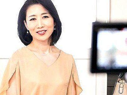 ＜人妻熟女！＞「五十路？ババア・・・登場！」欲求不満の巨乳おっぱいオバサン！エロ行為で種付け膣内発射中出しになっとる！！