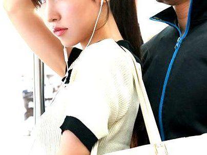 ＜痴●電車＞「イヤ～やめてください…」スレンダー美乳清楚な女子大生！痴漢師に犯されレイプされっぞ！！