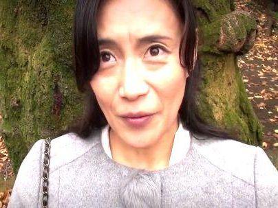 ＜地味なBBA＞「ガチの・・・ババアだな！！」清楚な感じのおばさん熟女！まさかの遅咲き中出しとかエッロ！！