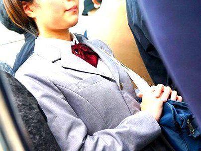 ＜痴漢レイプ！＞「この子を・・・淫乱化にｗヒヒヒ・・・」ショートカットの制服女子！痴漢師にもてあそばれちゃうぞ！！！