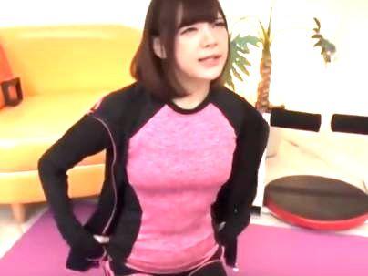 ≪素人トレーナー≫【ケツ・・・たまんね～ぞ！】滅茶苦茶可愛い女性！お金欲しさになし崩し的エロ行為になるぞ！！！
