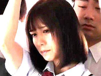＜電車痴●＞「スゴイノ…」初めて痴漢された制服女子！快感に興奮して痴漢行為求めちゃうぞ！！！