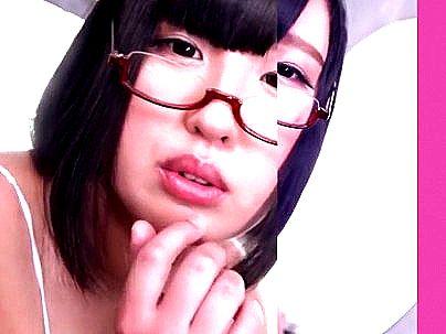 ＜爆尻レイヤー！＞「ブスAV解禁！」メガネのムチムチ系ぽっちゃりちゃん！AV出演決めちゃうぞ(無料エロ動画)