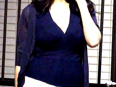 ＜人妻レ●プ！＞「ヤメテクダサイ・・」上品な感じの美人奥さん！夫がいない時に男に無理矢理やられるぞ(アダルト動画)