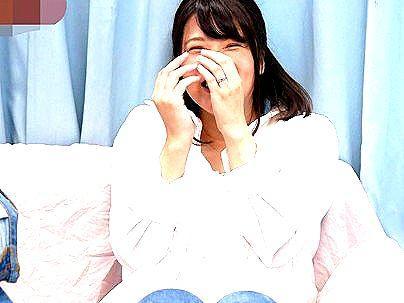 ＜三十路熟女！＞「恥ずかしいよ…」清楚系素人の奥さん！デカちんで悩みに男とＭＭ号でやっちゃうぞ！！
