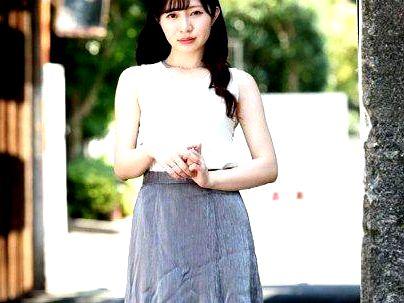 ＜ヌードモデル！＞「ヤメテクダサイ・・イヤ、」清楚な感じの美人奥さん！旦那の上司にNTRファック持ち込まれるぞ！！！