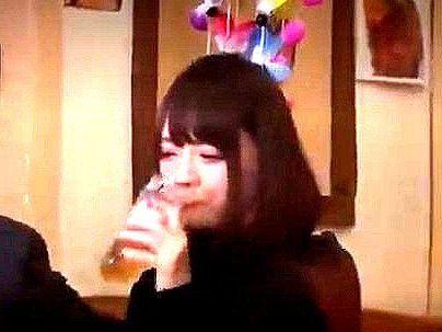 ＜彼氏連れゲット！＞「激安居酒屋イイね…♡」金もないバカっプる彼女！マシンバイブでこっそりいたぶってやるぞ！！！