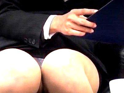 ＜女上司！＞「内緒ね…♡？」巨乳ボイン淫乱上司！オフィスで浮気交尾発展シチャウゾ(無料エロ動画)