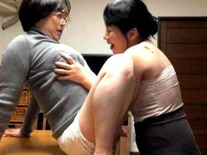 ＜ヘンリー塚本＞「レズ密着！」性欲高めのオバサン熟女コンビ！レズ行為で絡み合いシチャウゾ！！！