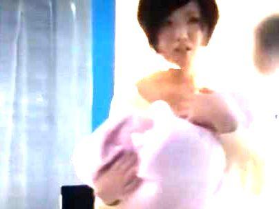 ≪家庭崩壊だろ！≫【子持ちママ・・・登場！】子供出来たばかりで性欲高めの人妻！デカちん悩んでる他人棒でNTR！！！