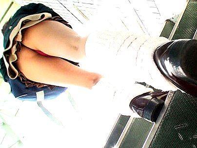 ＜脚フェチ！＞「マニア、集合～！」Tバックでパンチラ悩殺でしょ！ルーズソックスがたまんね～ぞ(アダルト動画)