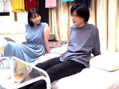 ＜盗撮のヤバいやつ！＞「秘密ね…♡」欲求不満のボイン叔母！やり部屋で禁断ファック興奮してっゾ！！