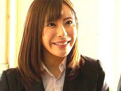＜介護士！＞かわええの～！ジジイ興奮！美少女すぎる新人弁護士！禁断介護で体もてあそばれるぞ！！！