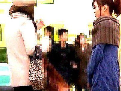＜素人女子！＞「恥ずかしいの…！」素人の可愛い女子達ゲット！！友達の前で恥じらいエロ行為になるぞ！！！