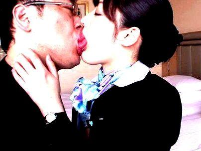 ＜CA＞「ア～ン、ベロベロ・・・」スタイル抜群ボインのCA！濃厚ベロキスエチエチしてっゾ！！