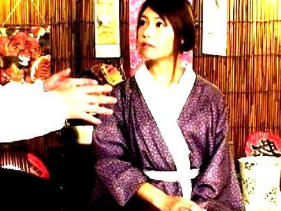 ＜耳かき店！＞「イヤ～ン、ダメです…」クッソ可愛い若妻奥さんの店員さん！口説いてやっちゅよ(アダルト動画)