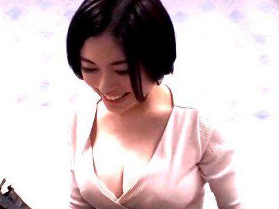 ＜膣内射精！＞「神パンティーはくんですか？」騙された巨乳美魔女！企画でエロ行為種付け膣内発射中出しに！！
