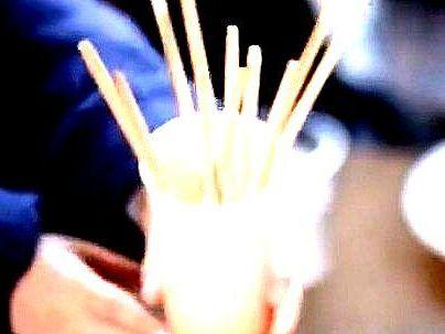 ＜温泉旅館＞「王様だ～れだ！」淫乱すぎる美人奥さん達！旅館で若者とエロ行為発展すっぞ！！！