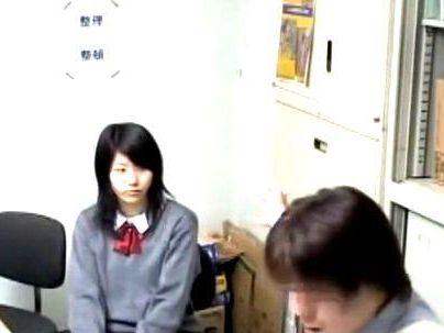 ＜美魔女！＞「ヤメテクダサイ・・」娘が万引きしてお仕置きされるお母さん！強引に犯されレイプされっぞ！！！