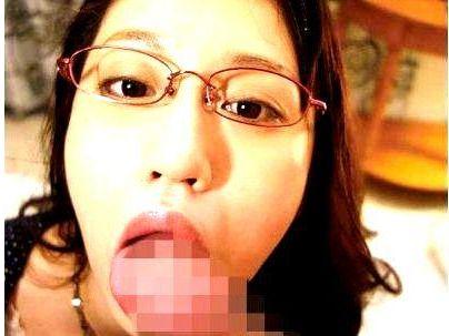＜人妻熟女！＞「四十路顔面・・・こえ～！」メガネの真面目そうな奥さん！他人棒でネトラレ行為興奮シチャウゾ！