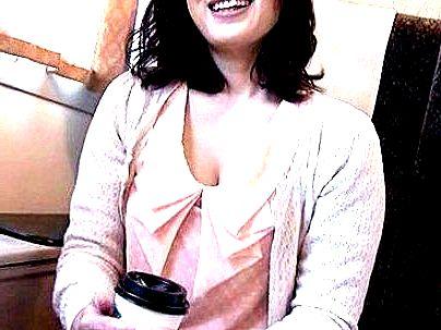 ＜不倫旅行！＞「オナニー・・エッロ！」巨乳ボイン性欲高め奥さん！他人棒で旦那裏切りファックしちゃうゾ！！