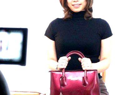 ＜三十路熟女＞恥ずかしい…♡上品で色っぽい美人奥様！旦那裏切りファックしちゃうゾ！！(アダルト動画)