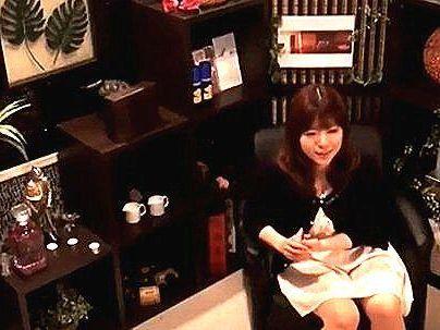 ＜人妻マッサージ！＞この女・・ヤラレルｗ！西麻布高級サロン！奥さんがエロマッサ餌食でＮＴＲ持ち込まれるぞ！！！
