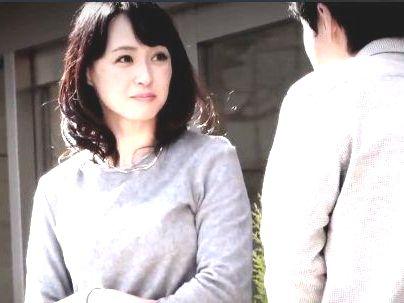 ＜人妻ナンパ！＞「五十路？・・・マジかよ！」めちゃくちゃ若く見える美魔女確保！余裕でやっちゃうぞ(アダルト動画)