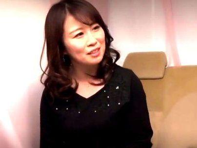 ＜人妻ナンパ企画！＞「久しぶりなの…」街でゲットした素人熟女おばさん！車でエロ行為興奮シチャウゾ！！！