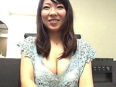 ＜素人ナンパ企画！＞「脱ぐと・・・エッロ！！」ミニスカートの巨乳ボイン女子！口説かれてエロ行為興奮シチャウゾ！！！