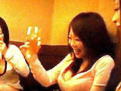 ＜トイレSEX！＞楽しんじゃうぞ…♡！ボインパイ乙の女性！合コンでトイレでエロ行為とか・・・つかまれ！！