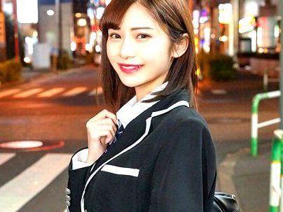 ＜この顔で・・・大量おもらし！！＞信じられないぞ！この顔でおしっこお漏らし！マジで見ものだの～！ケケケ・・・