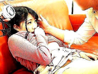 ＜凄テク我慢！＞「がんばるモン…♡」この可愛い女子がもちろん我慢できずにマジイキ絶頂で中出しされるぞ～！！