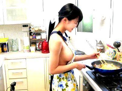 ＜月妃さら！＞「マットプレイ・・・最高！」ガリ巨乳ボインパイ乙ソープ嬢！エロ行為最高でしょ(アダルト動画)