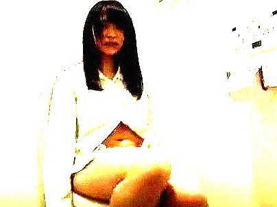 ＜神乳！＞「(>_<)ハ～」巨乳ボインの可愛い制服女子！水着着せて自虐行為させちゃうぞ！！