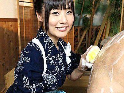 ＜温泉！＞「つぼみ・・・最高！」笑顔最高の可愛い女将！夜這いでエロ行為もだえカンジチャウゾ！