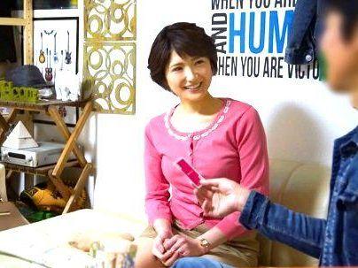 ＜人妻熟女！＞「ババア・・・四十路登場！」上品な感じのオバサン！連れ込まれ浮氣交尾しちゃうゾ！！！